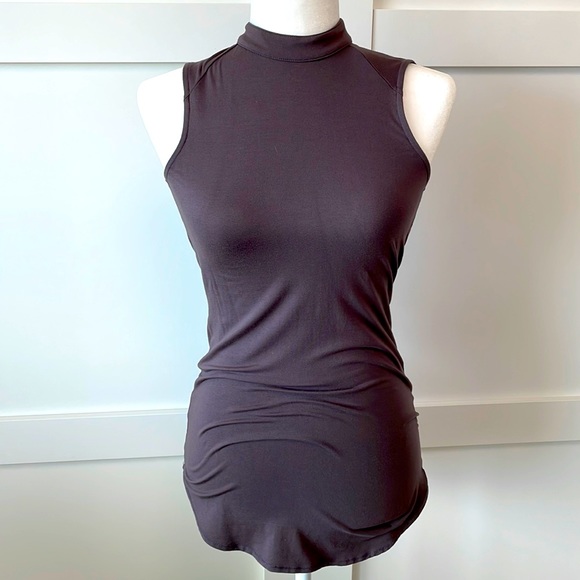 Gray open back top - Picture 2 of 5